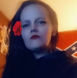 Meet your Posher, Jenn